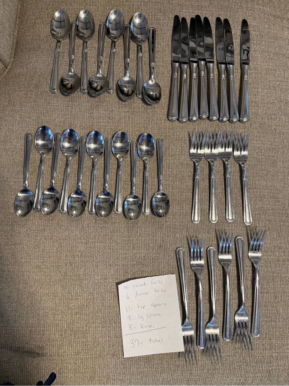 37 piece Pfaltzgraff Providence Flatware